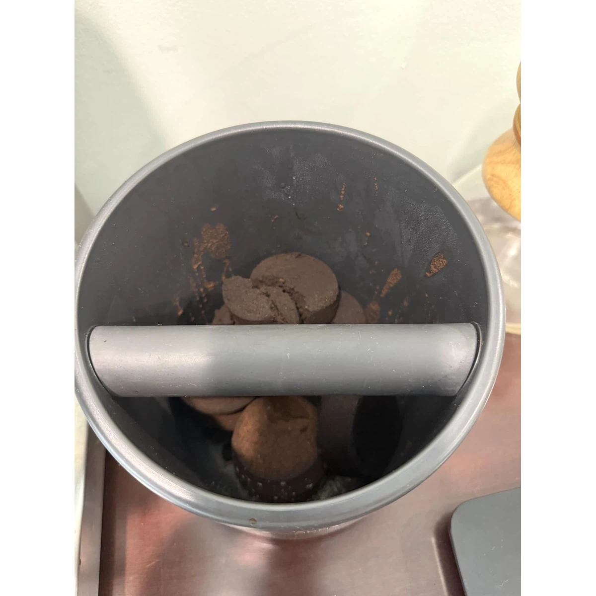 Keeps the counter clean