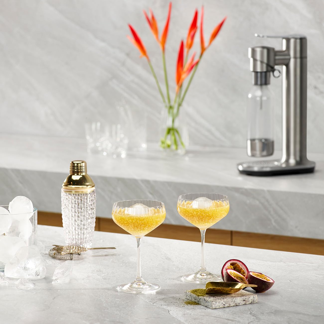 Breville InFizz Fusion Sparkling Water and Beverage Carbonator, Black Truffle